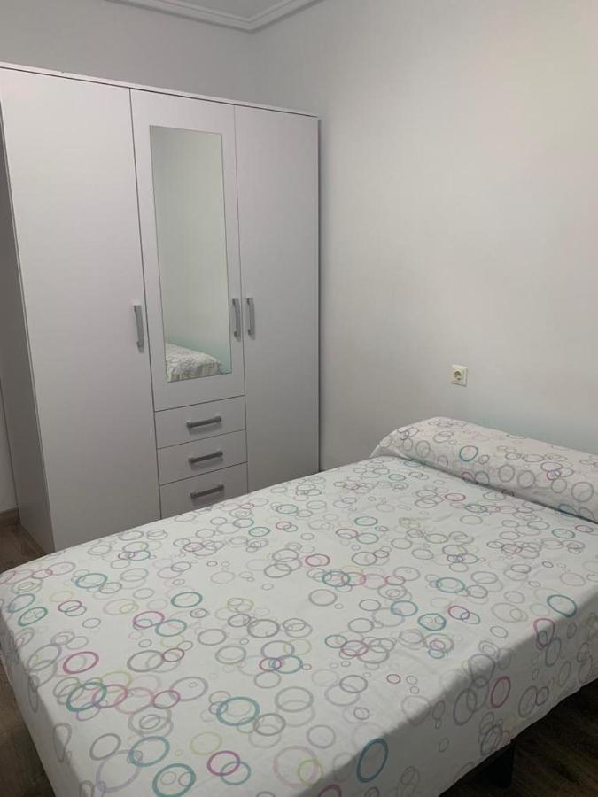 Habitacion Individual Apartment บาเลนเซีย ภายนอก รูปภาพ