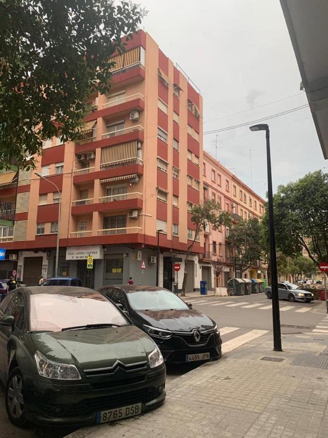 Habitacion Individual Apartment บาเลนเซีย ภายนอก รูปภาพ